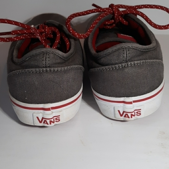 2013 Van's lace up canvas shoes - Picture 2 of 6